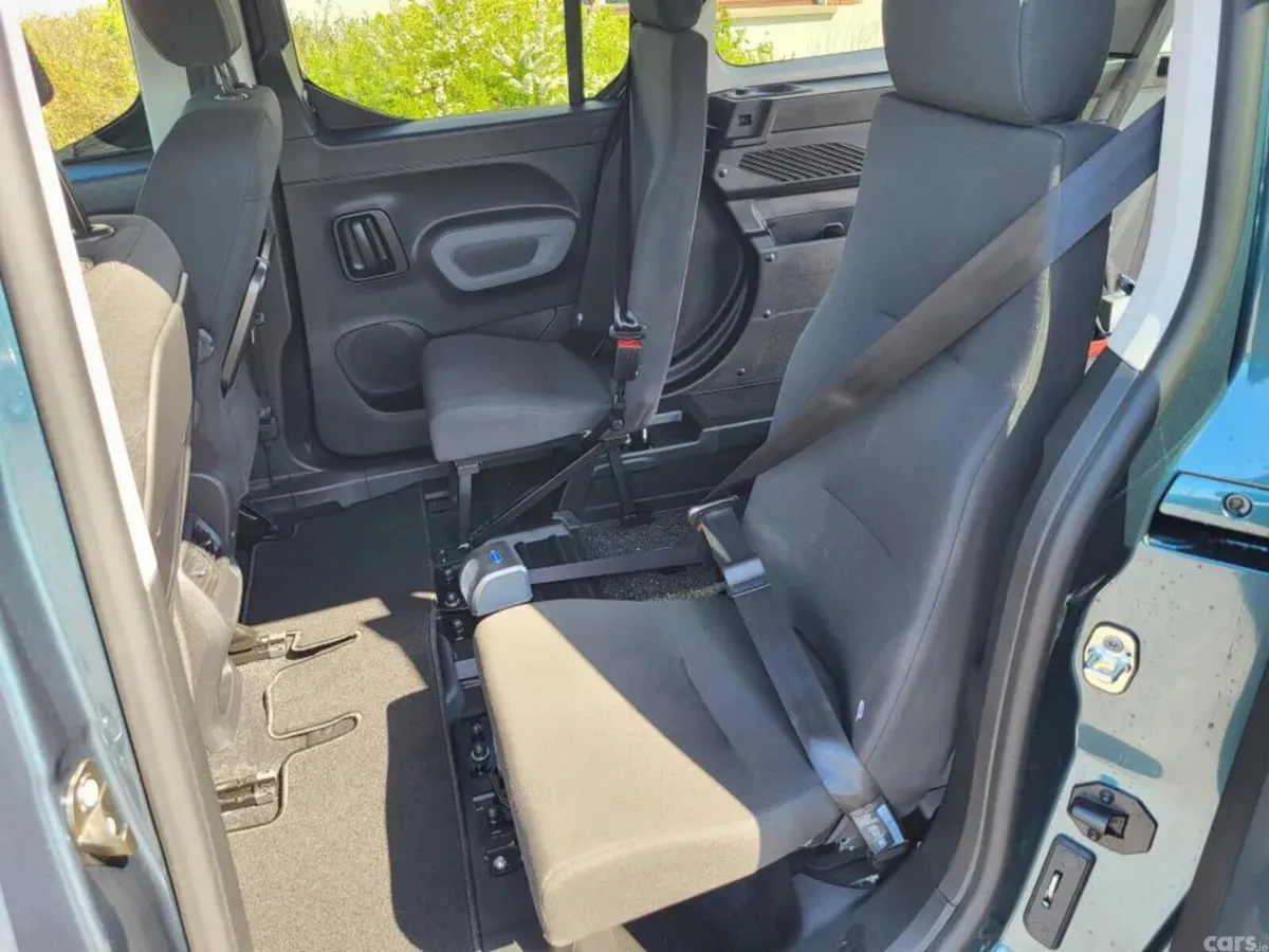 Peugeot Rifter MPV, Diesel, 2026, Blue