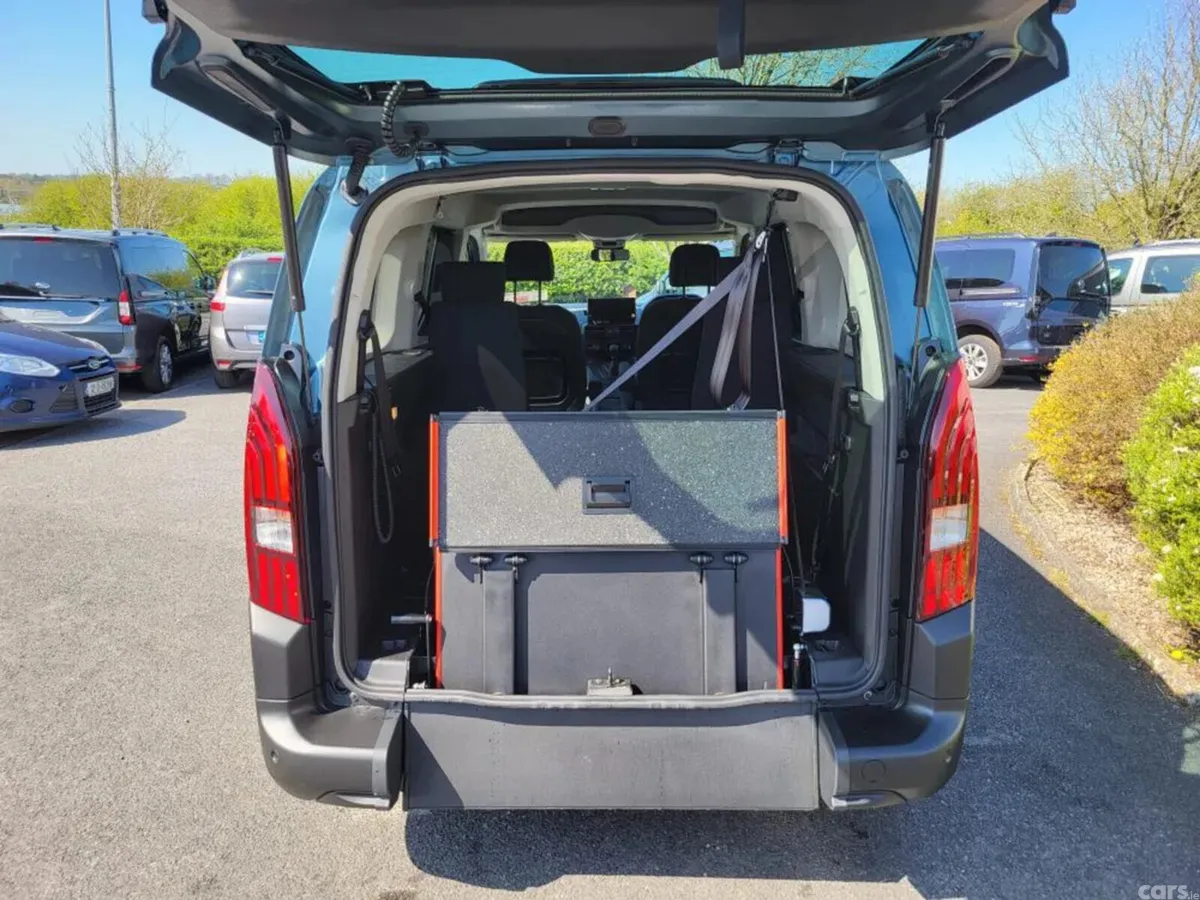Peugeot Rifter MPV, Diesel, 2026, Blue