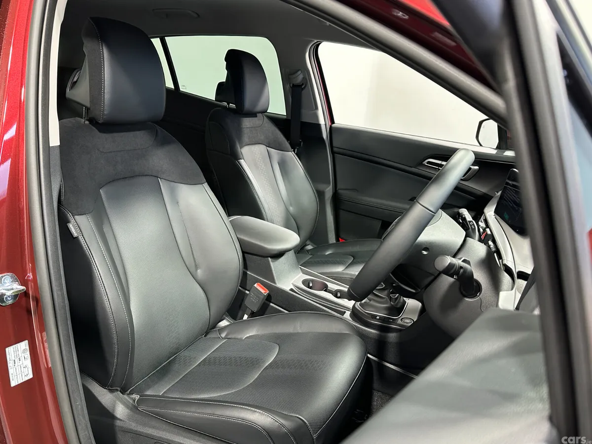 Kia Sportage SUV, Diesel Hybrid, 2026, Red