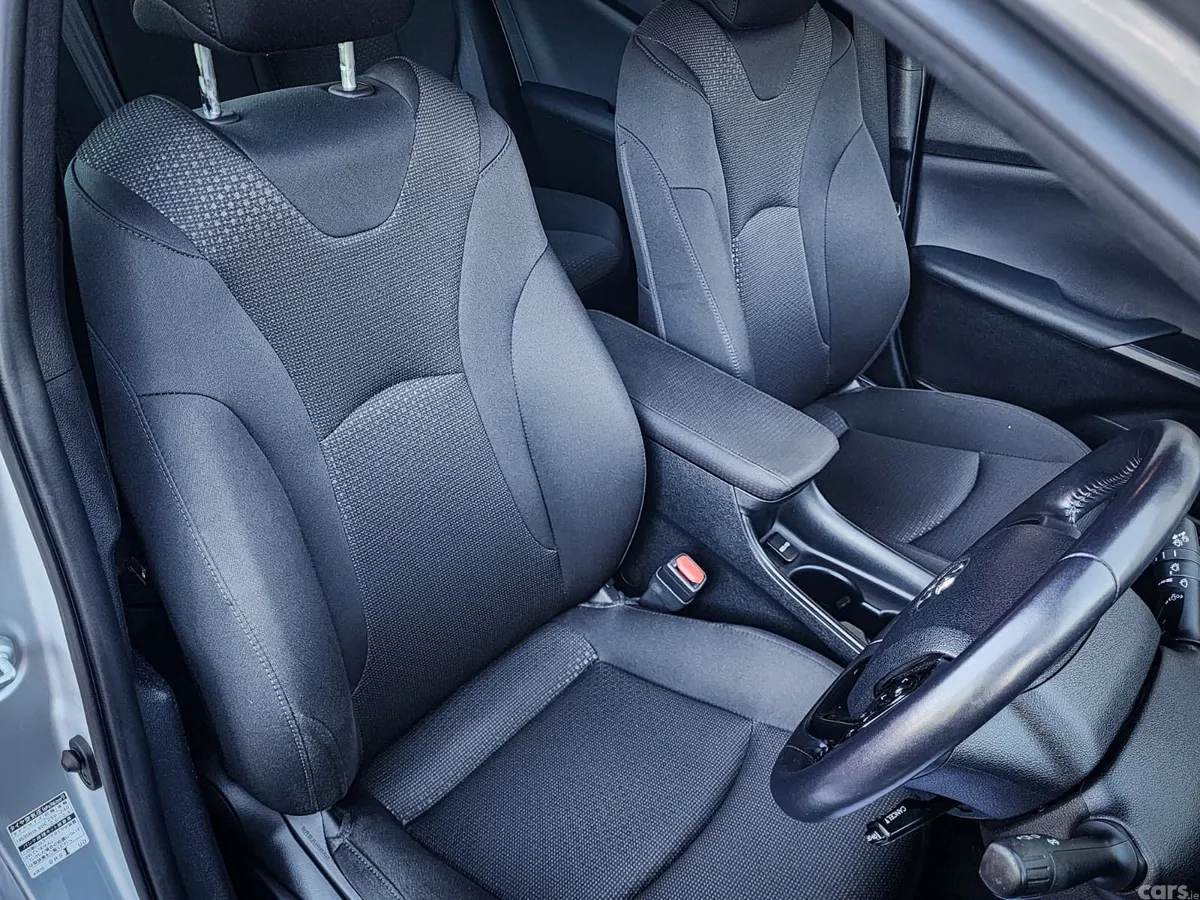 Toyota Prius Hatchback, Petrol, 2020, Silver