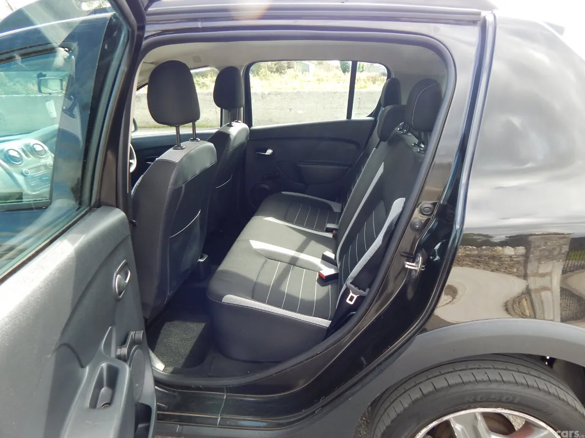 Dacia Sandero Stepway Hatchback, Diesel, 2018, Black