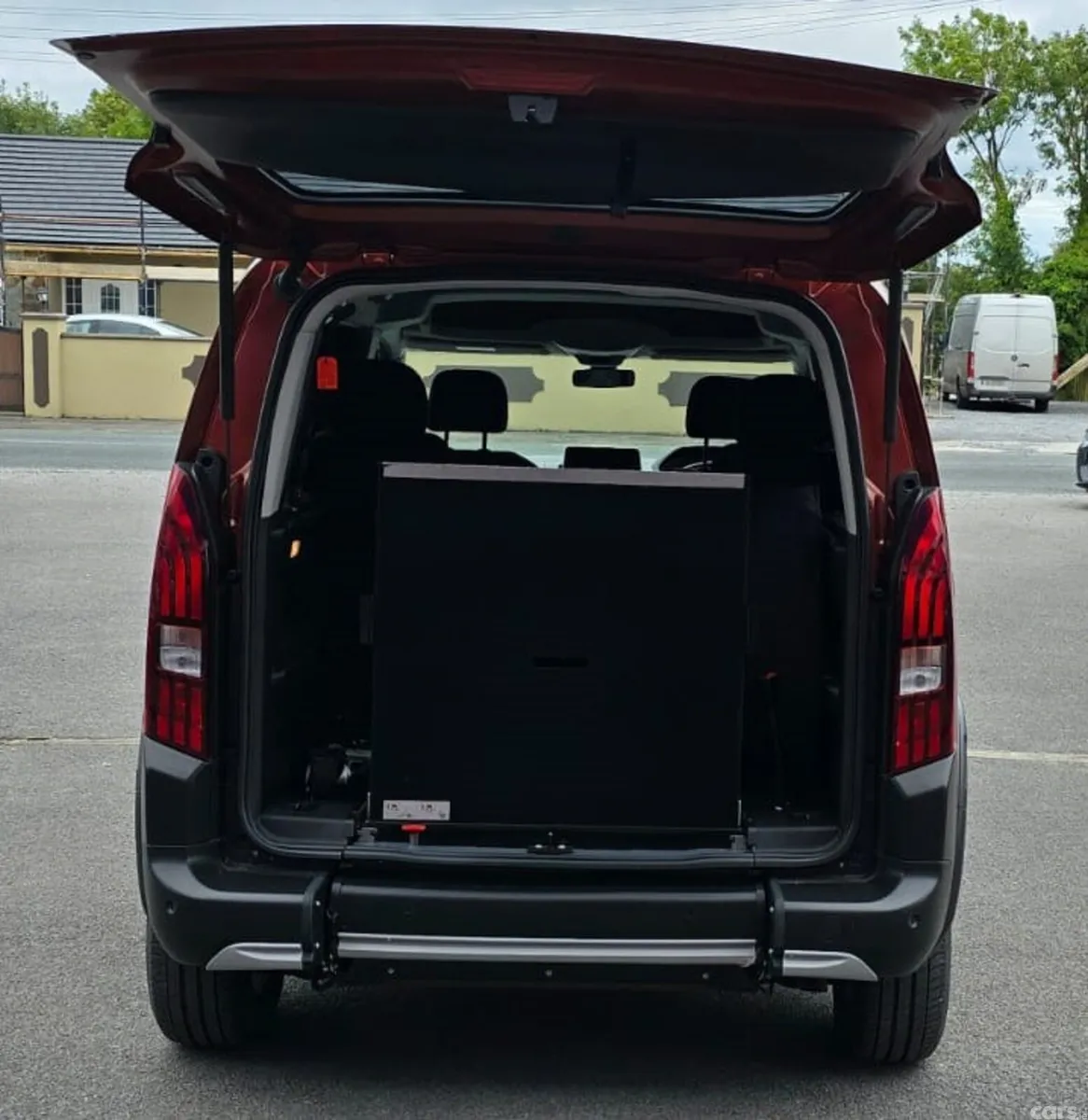 Peugeot Rifter MPV, Diesel, 2021, Brown