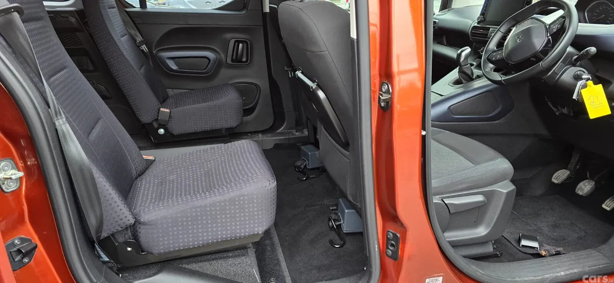Peugeot Rifter MPV, Diesel, 2021, Brown