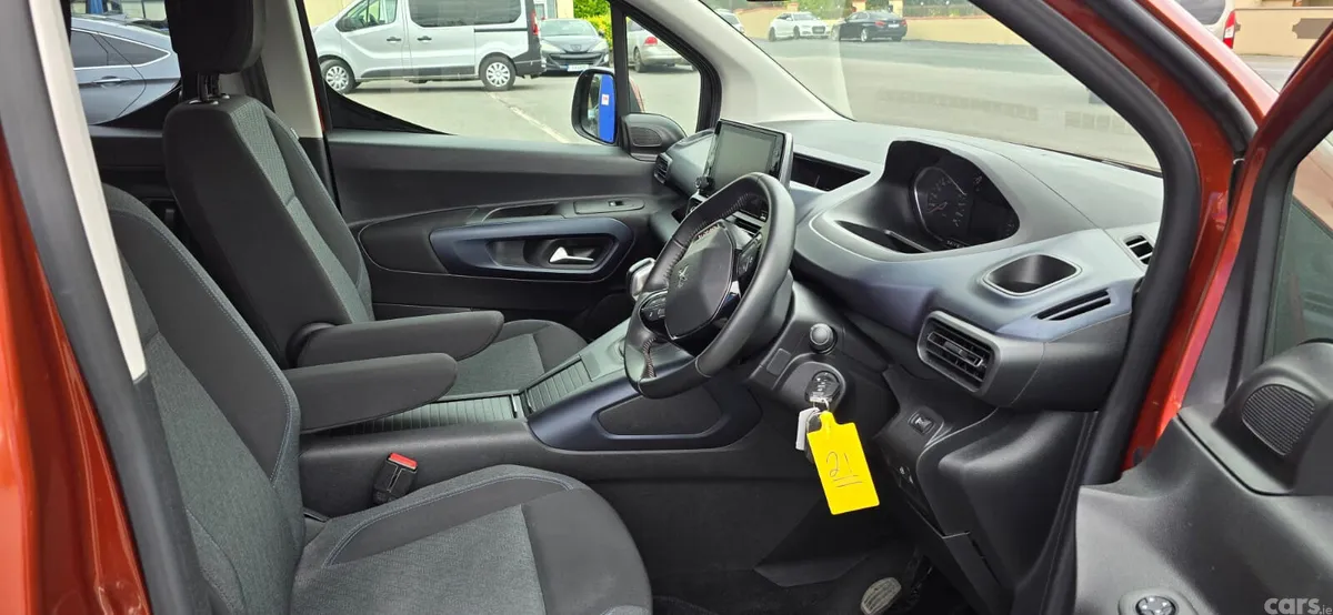 Peugeot Rifter MPV, Diesel, 2021, Brown