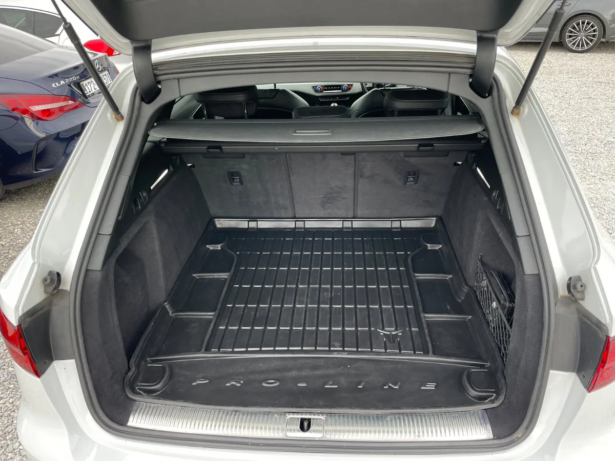 Audi A4 Estate, Diesel, 2017, White