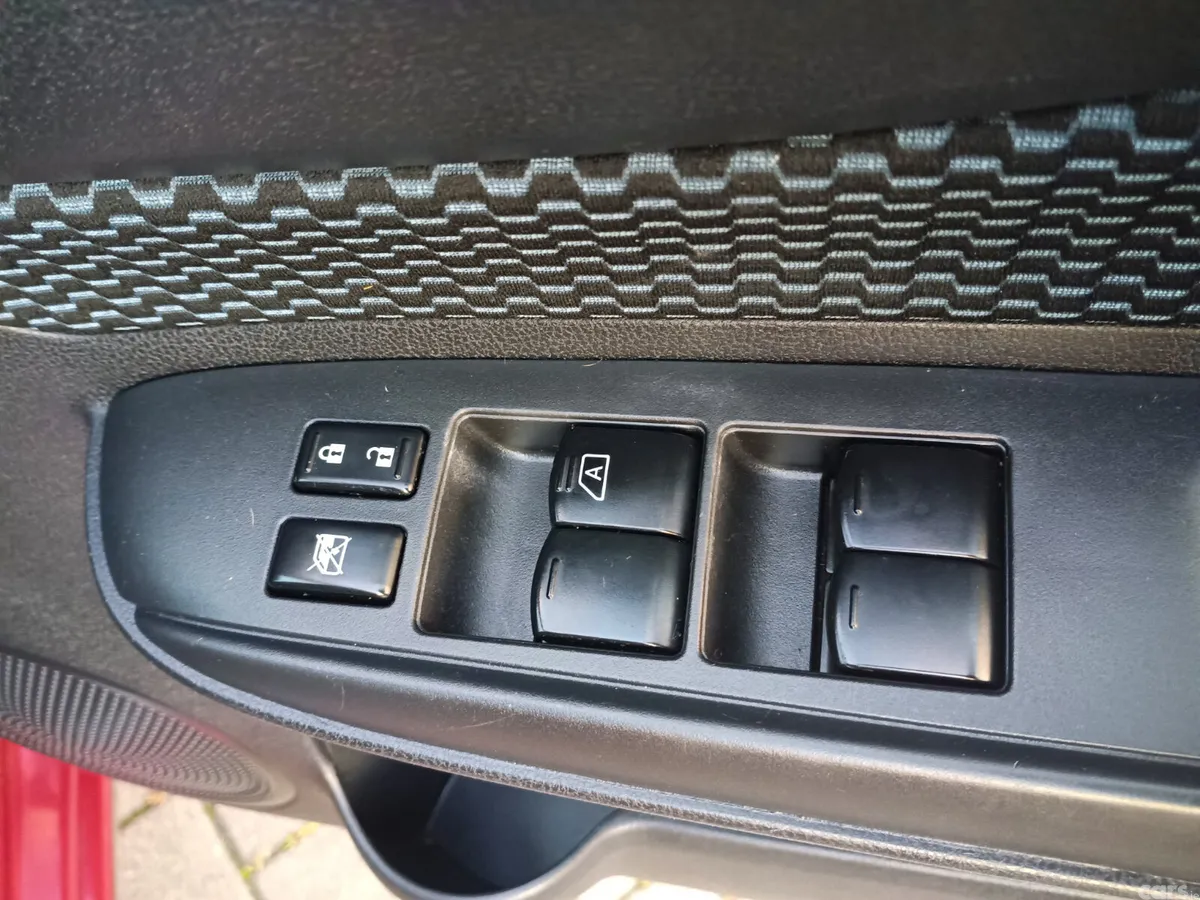 Nissan Note MPV, Diesel, 2015, Red