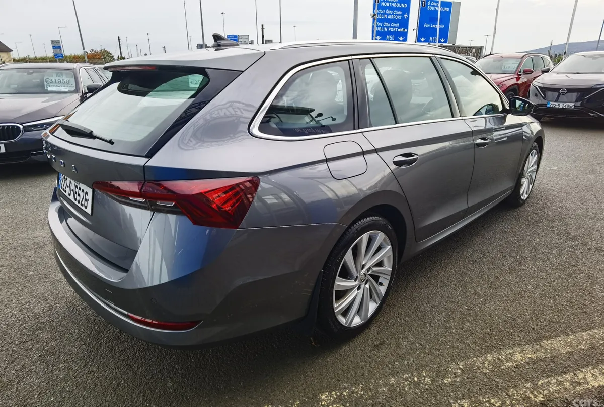 Skoda Octavia Estate, Diesel, 2022, Grey