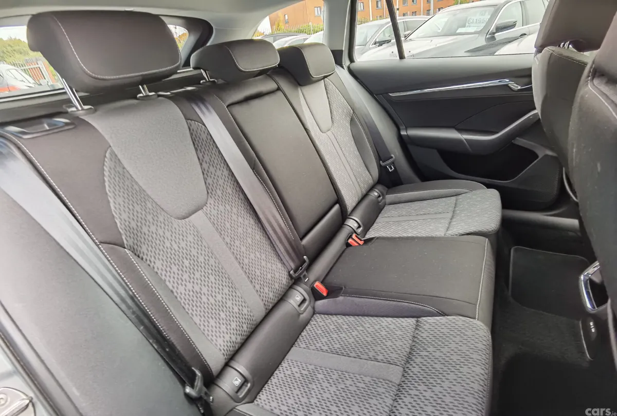 Skoda Octavia Estate, Diesel, 2022, Grey