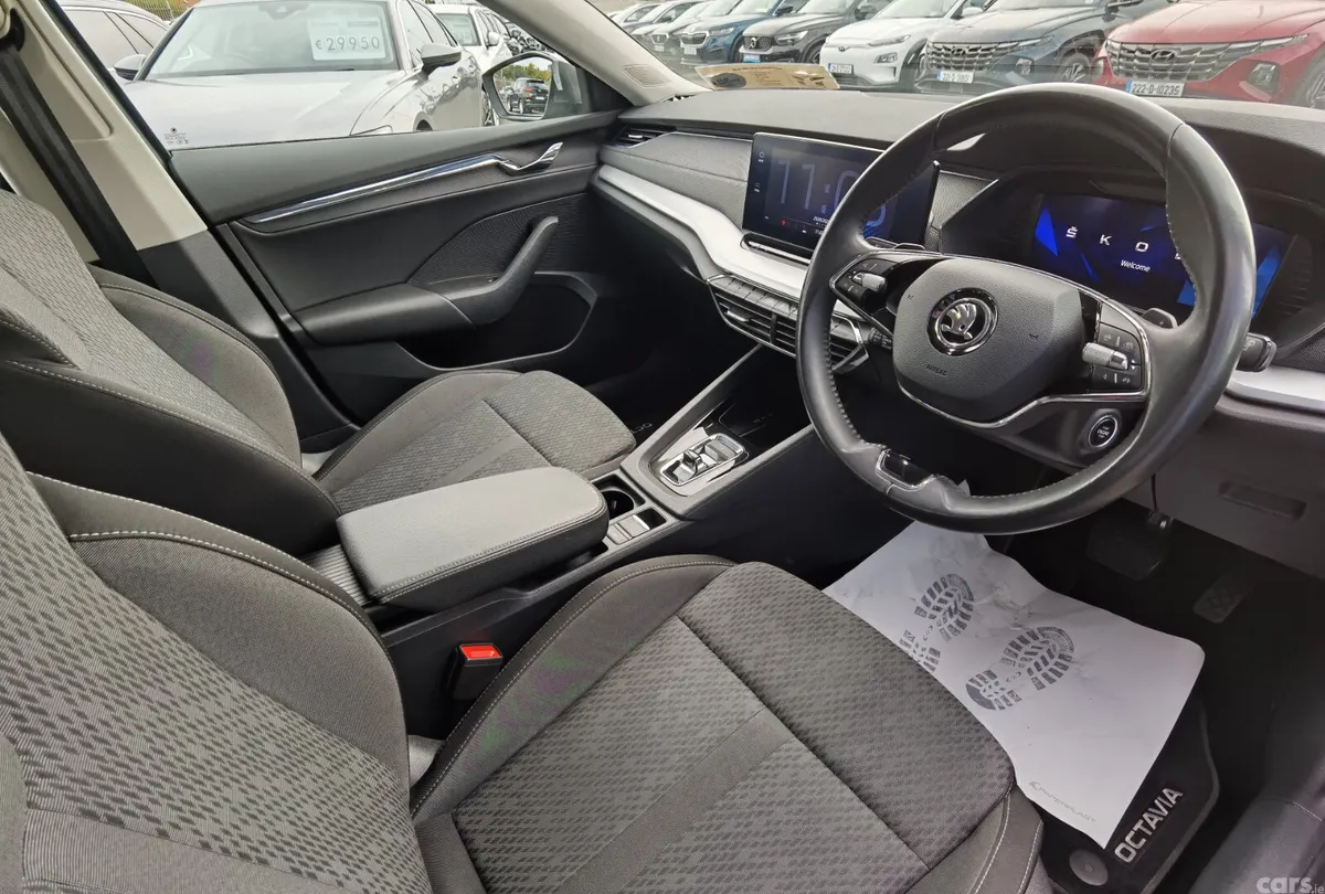 Skoda Octavia Estate, Diesel, 2022, Grey