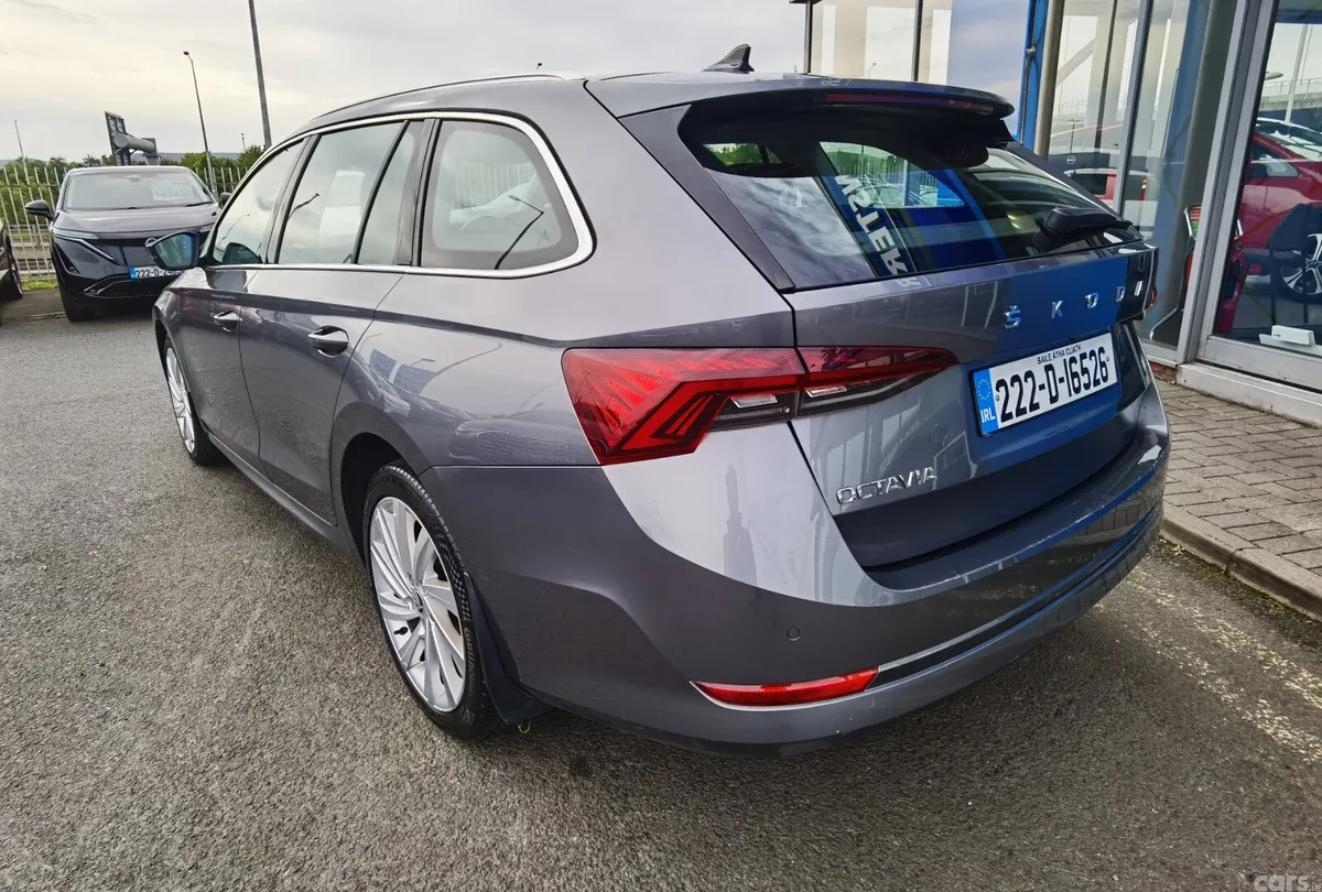 Skoda Octavia Estate, Diesel, 2022, Grey