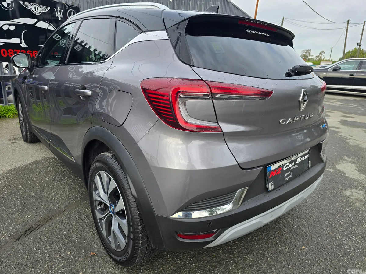 Renault Captur Hatchback, Petrol Plug-in Hybrid, 2021, Grey