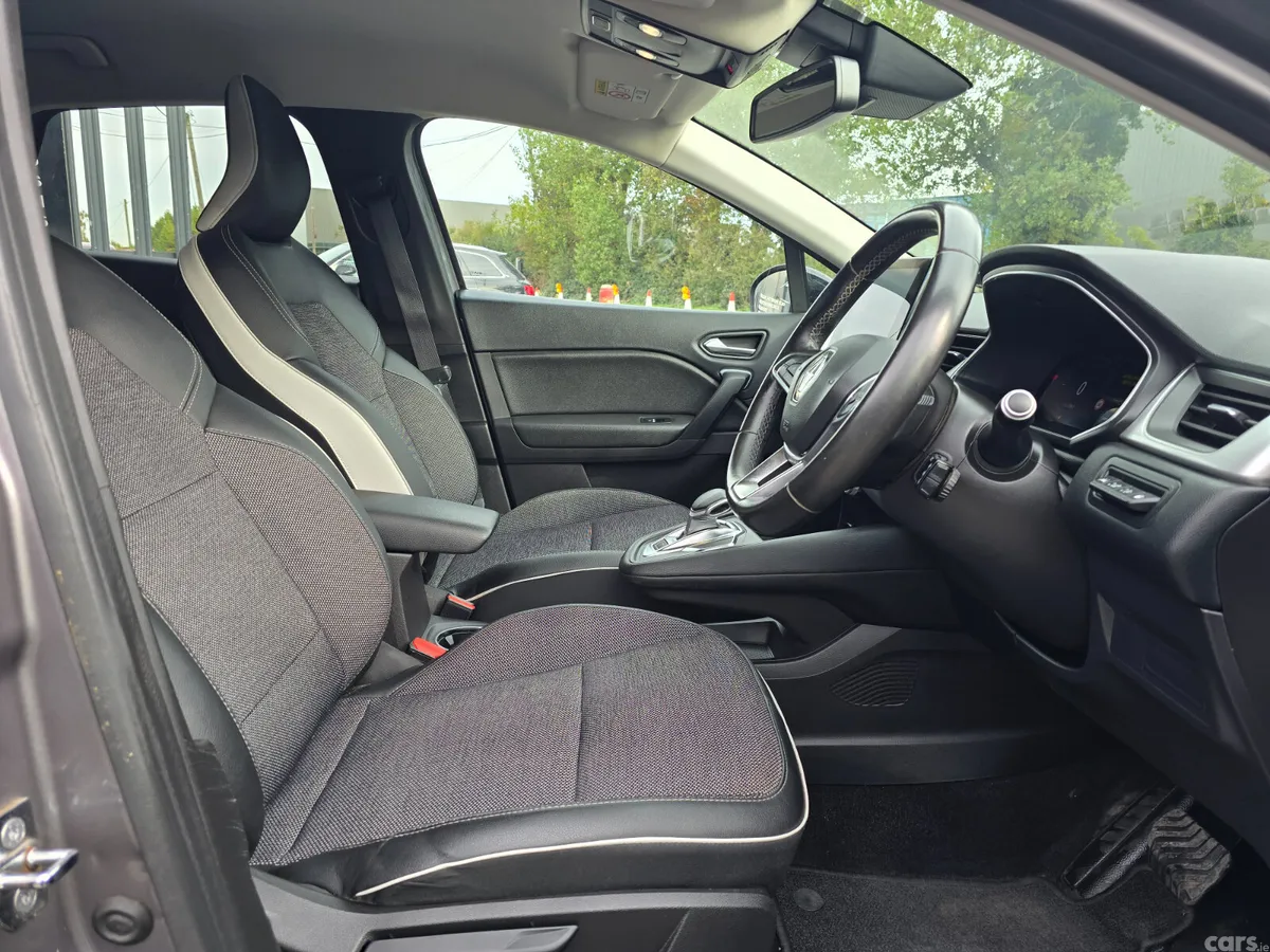 Renault Captur Hatchback, Petrol Plug-in Hybrid, 2021, Grey