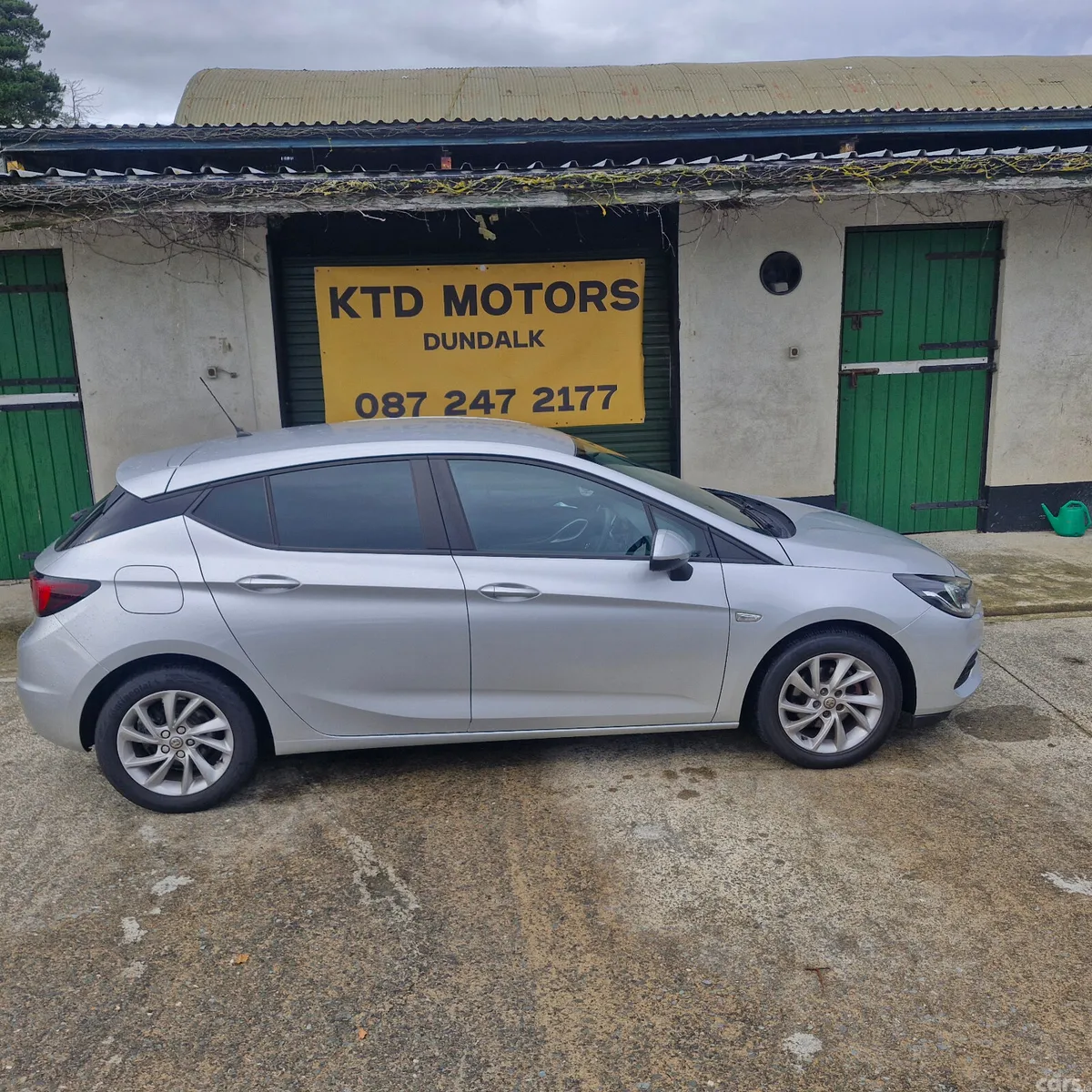 Vauxhall Astra Hatchback, Diesel, 2020, Silver
