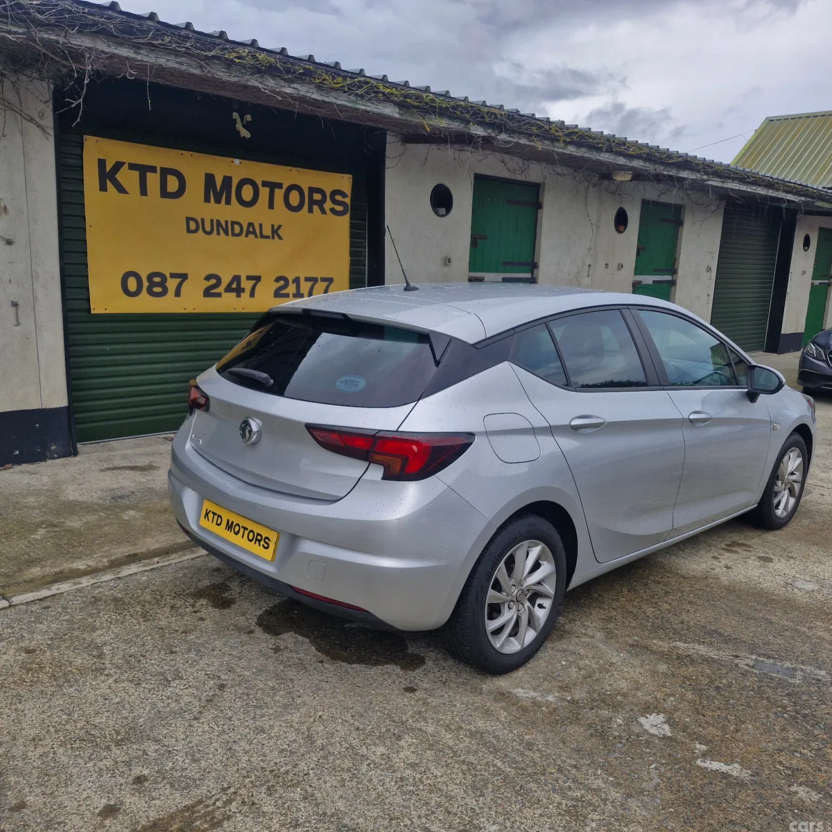 Vauxhall Astra Hatchback, Diesel, 2020, Silver