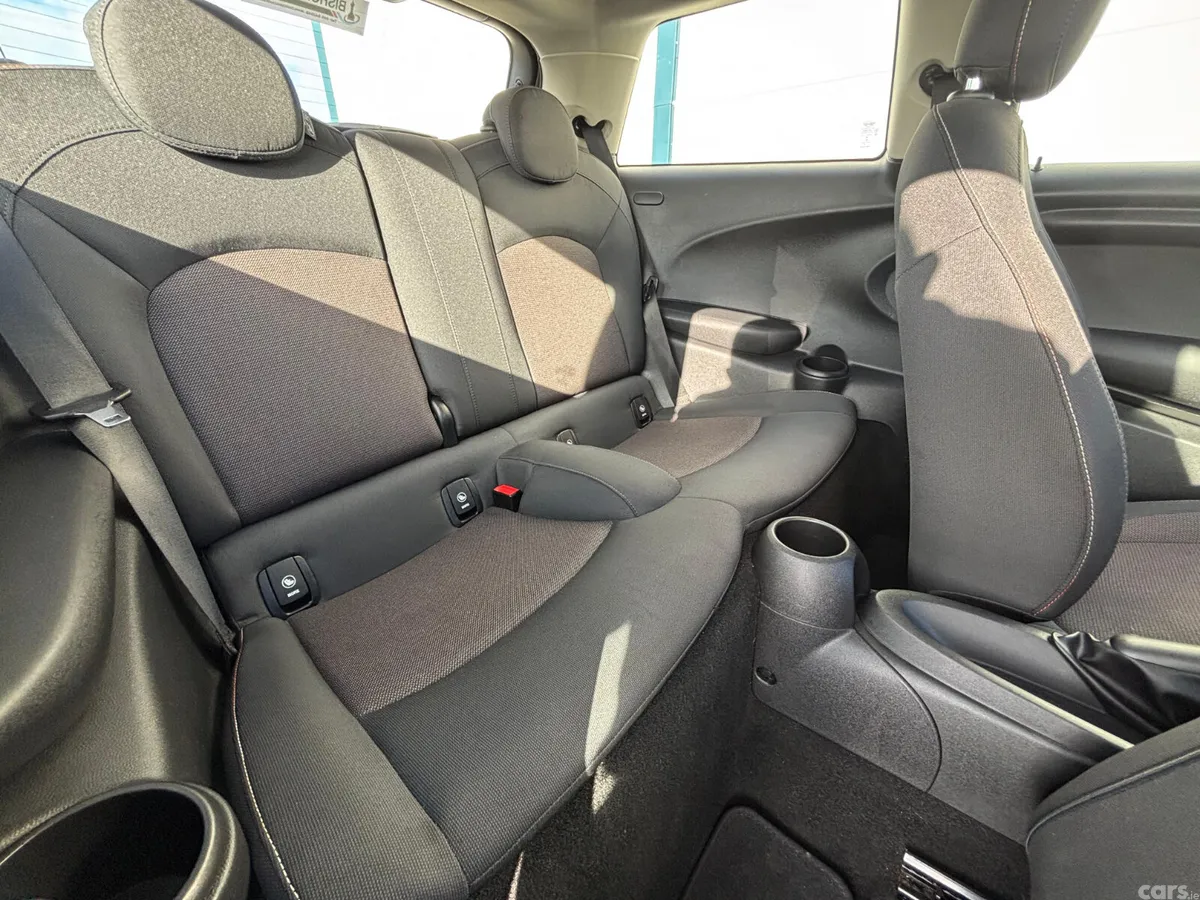 Mini Cooper Hatchback, Diesel, 2018, Grey