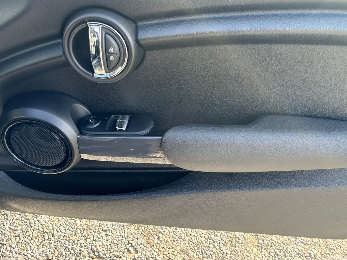Mini Cooper Hatchback, Diesel, 2018, Grey