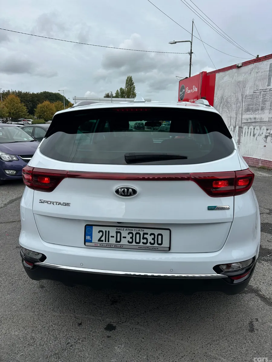 Kia Sportage SUV, Diesel Hybrid, 2021, White