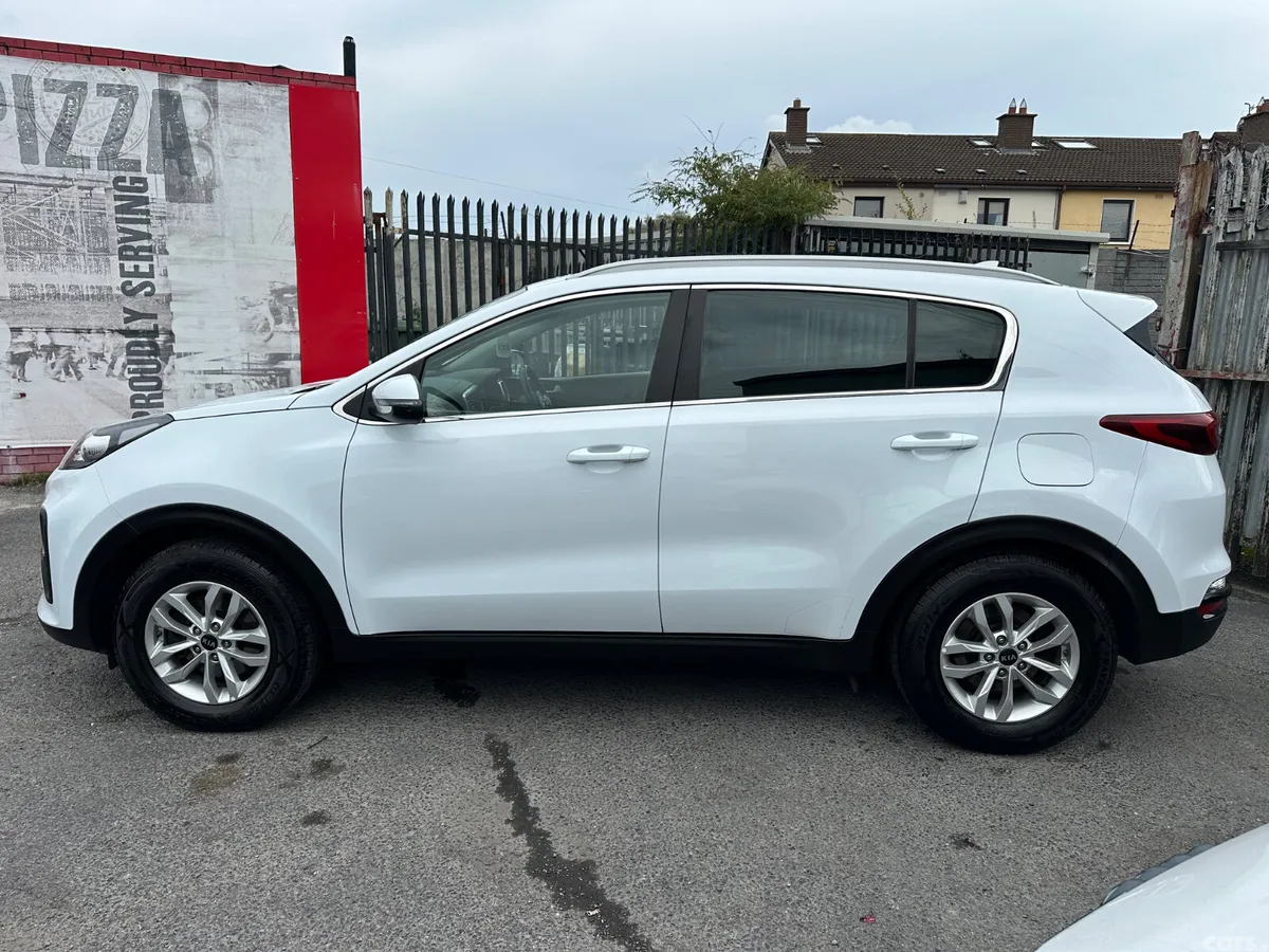 Kia Sportage SUV, Diesel Hybrid, 2021, White