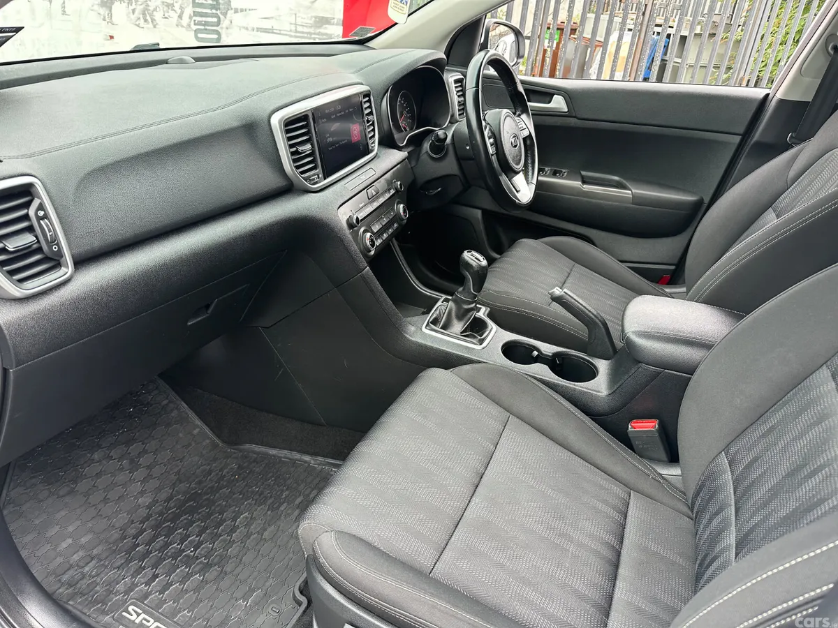 Kia Sportage SUV, Diesel Hybrid, 2021, White