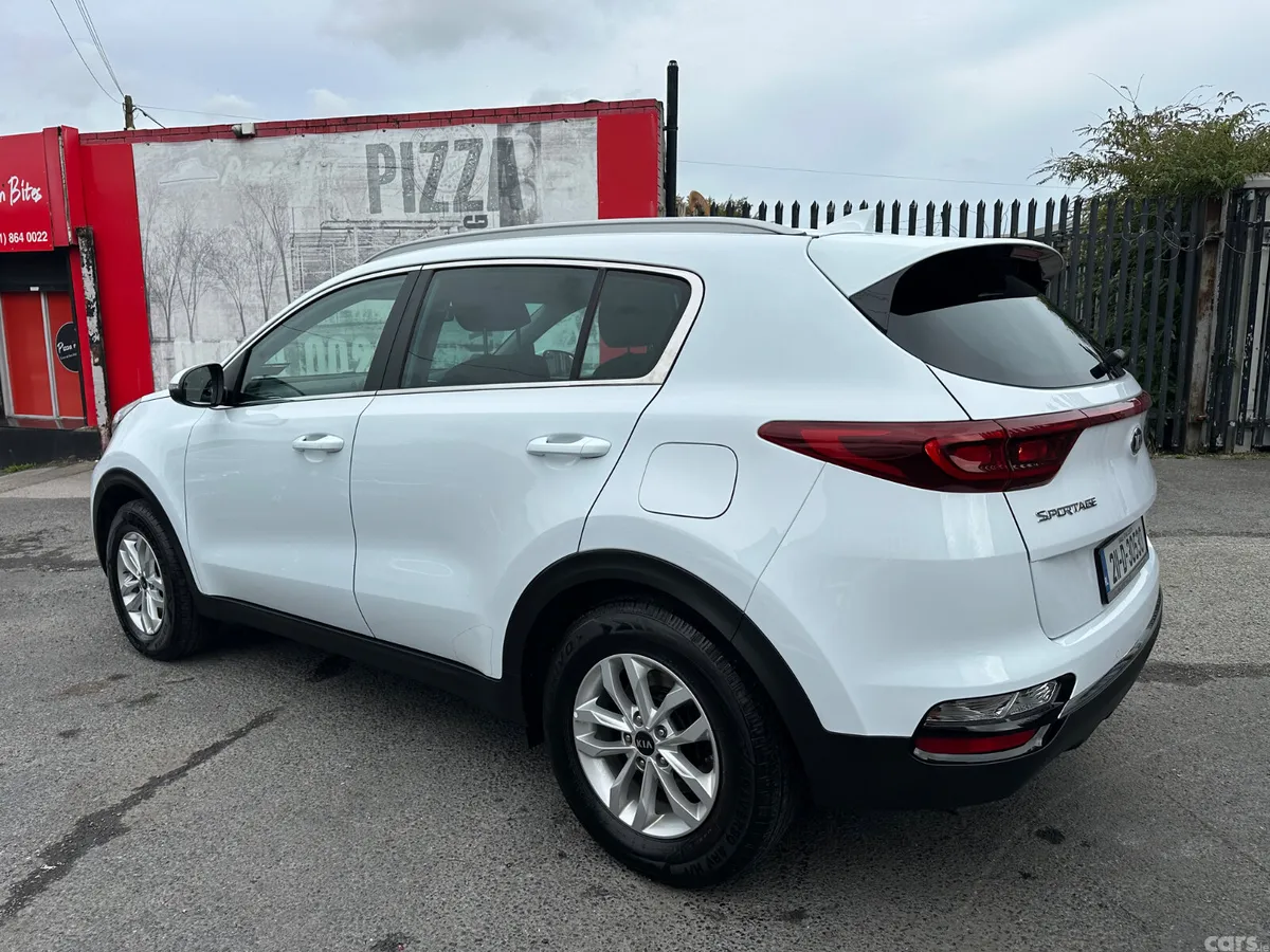 Kia Sportage SUV, Diesel Hybrid, 2021, White