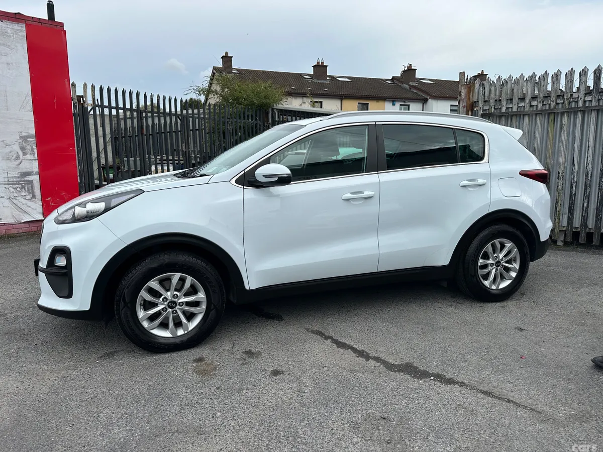Kia Sportage SUV, Diesel Hybrid, 2021, White