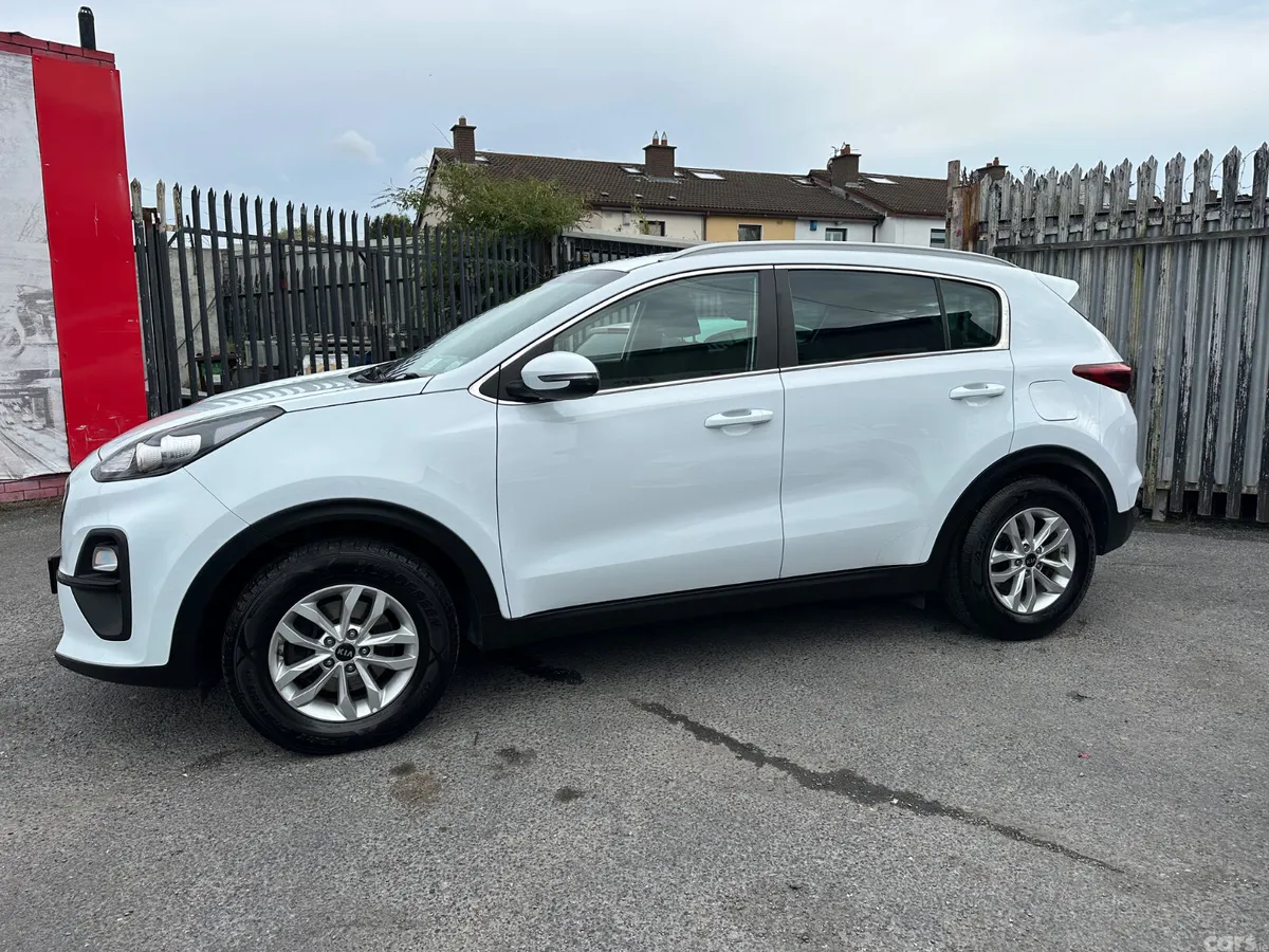 Kia Sportage SUV, Diesel Hybrid, 2021, White