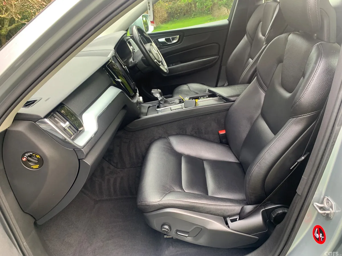 Volvo XC60 SUV, Diesel, 2018, Silver