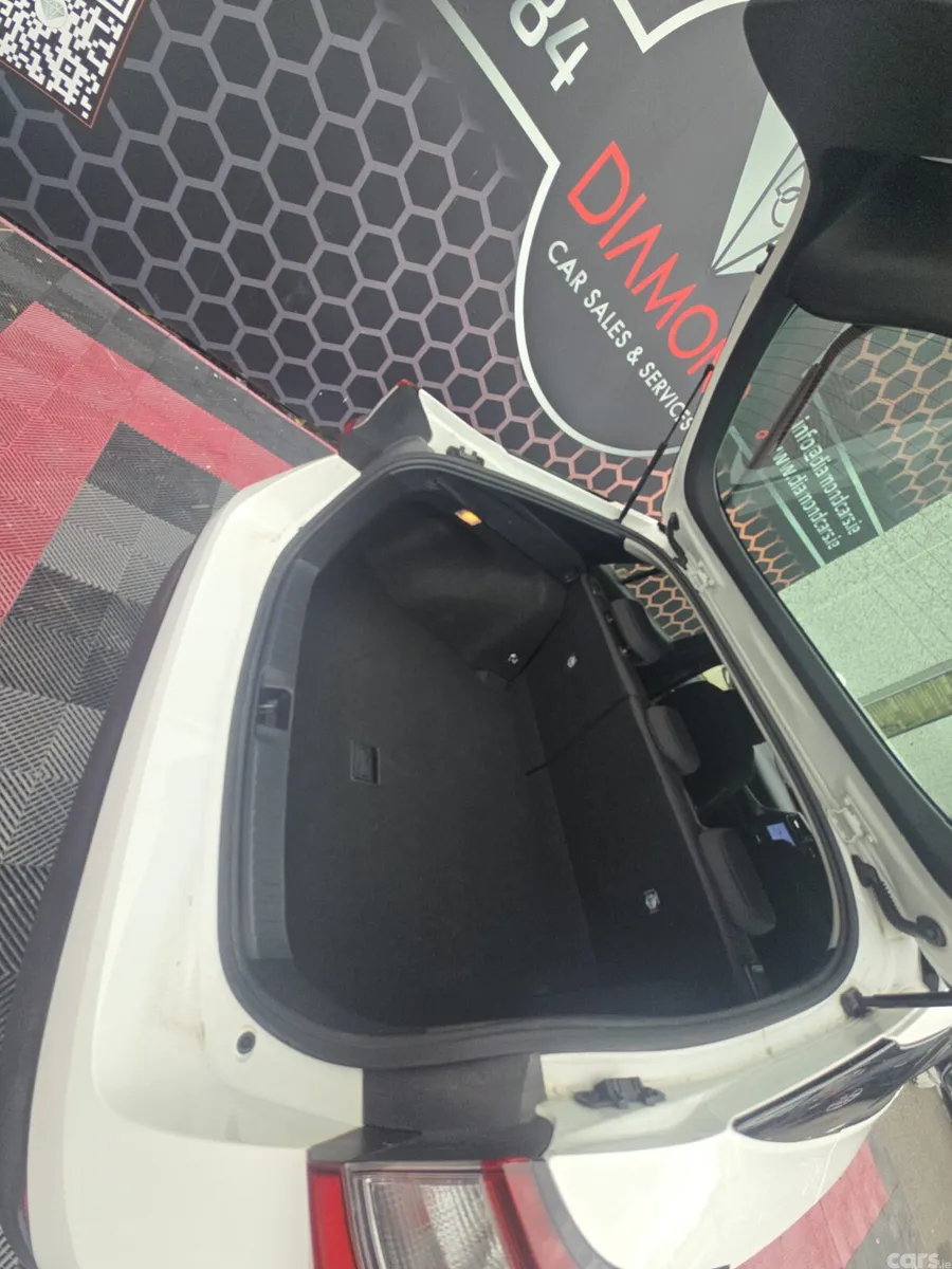 Toyota Prius Hatchback, Petrol Hybrid, 2020, White