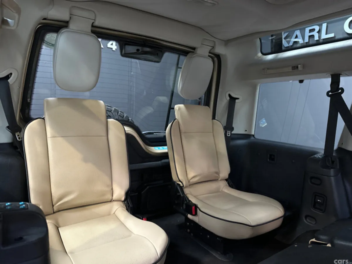 Land Rover Discovery SUV, Diesel, 2004, Gold