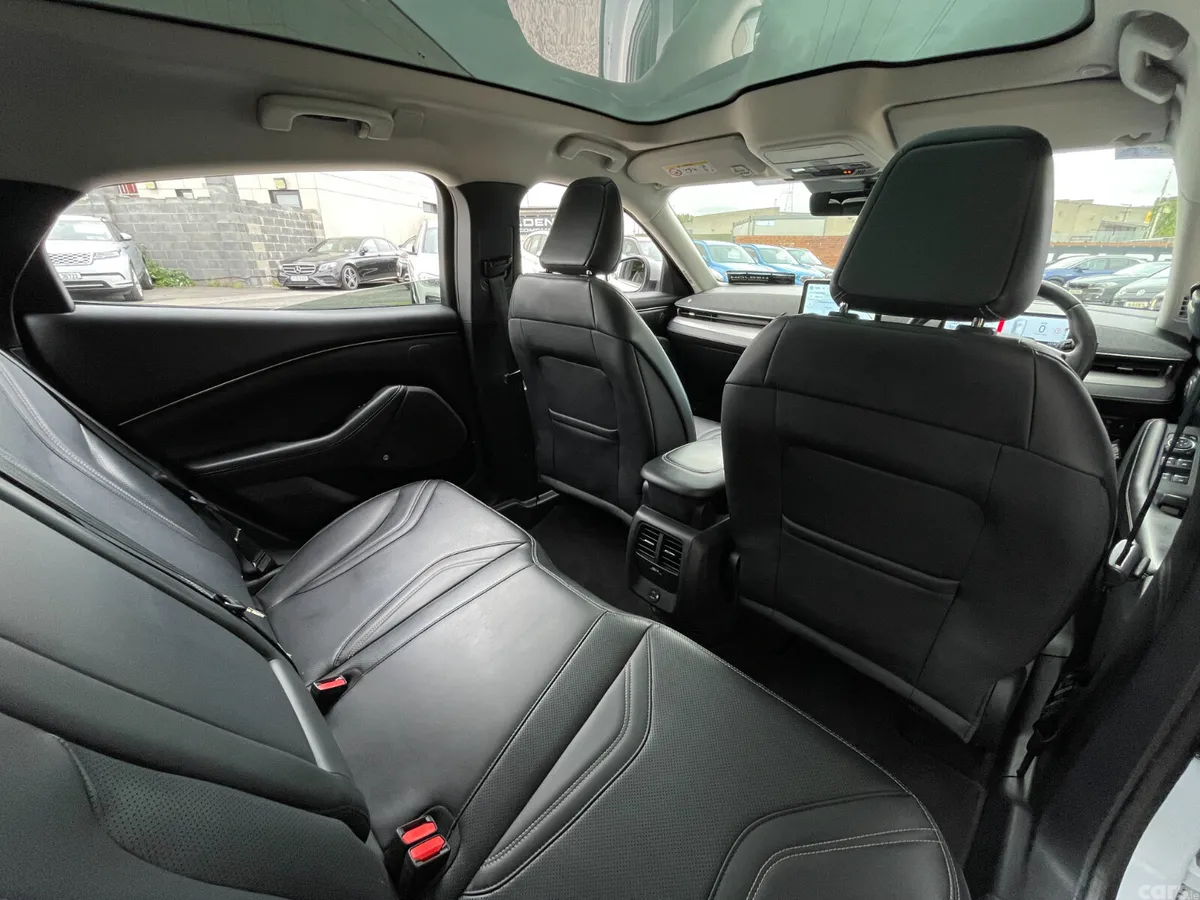 Ford Mustang Mach-E Hatchback, Electric, 2022, White