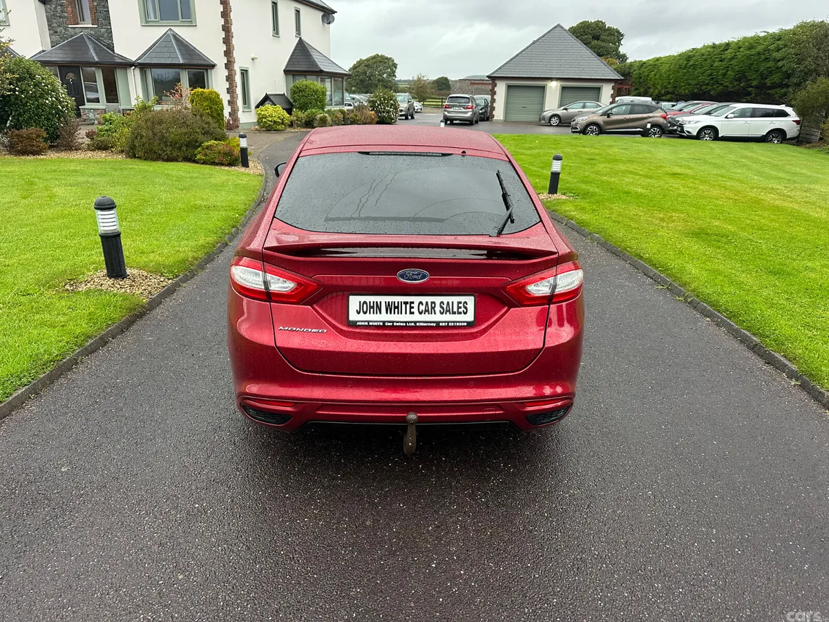 Ford Mondeo Hatchback, Diesel, 2015, Red