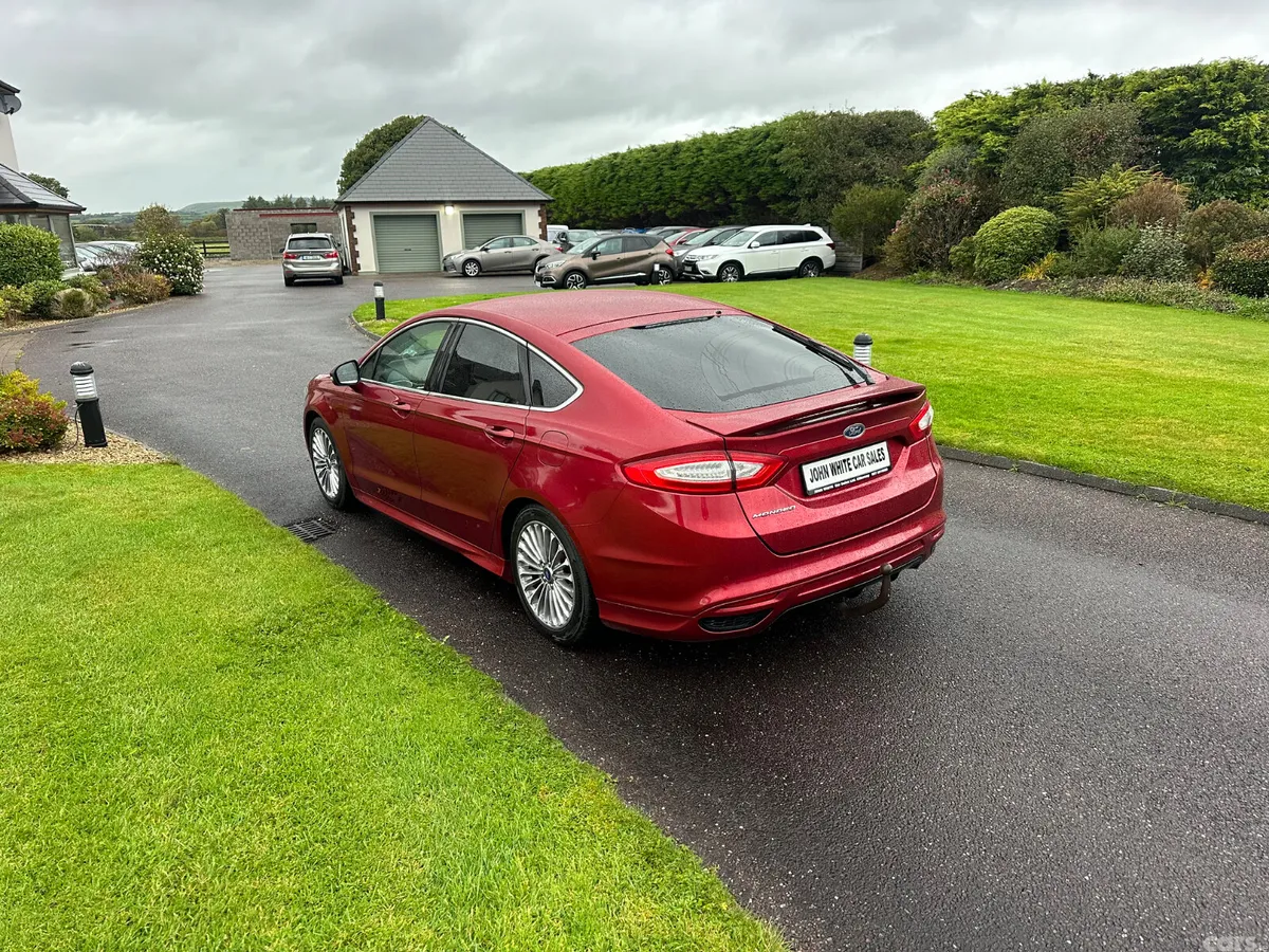 Ford Mondeo Hatchback, Diesel, 2015, Red