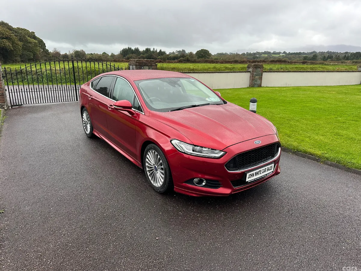 Ford Mondeo Hatchback, Diesel, 2015, Red
