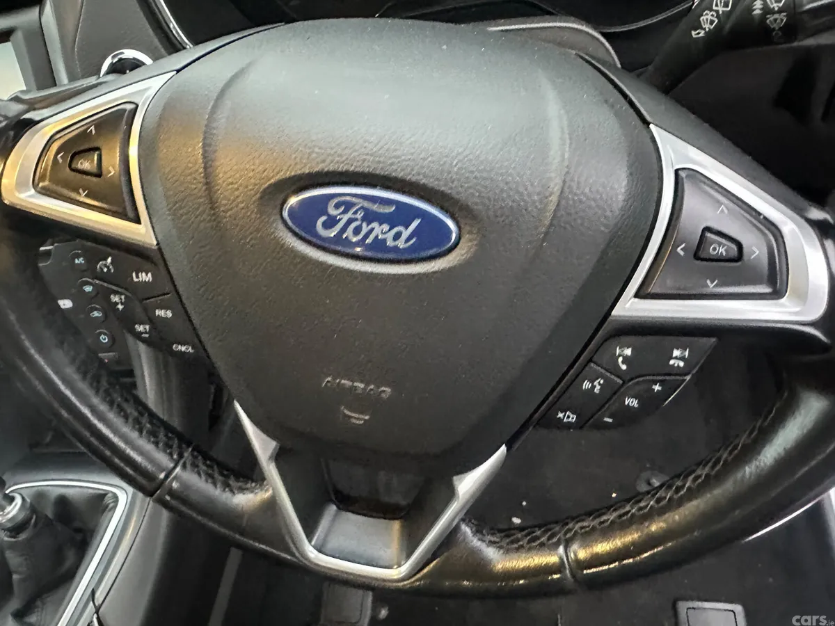Ford Mondeo Hatchback, Diesel, 2015, Red