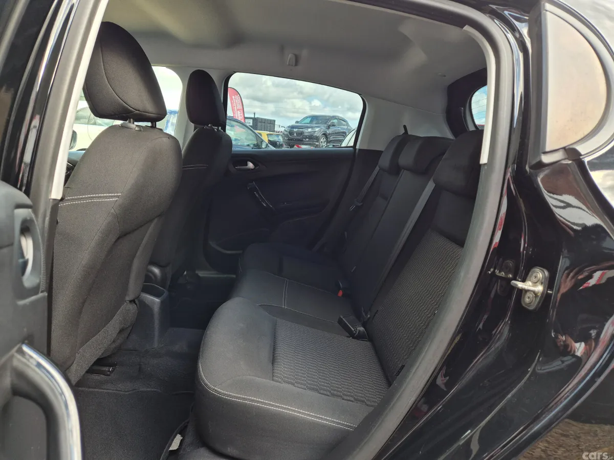 Peugeot 208 Hatchback, Petrol, 2017, Black