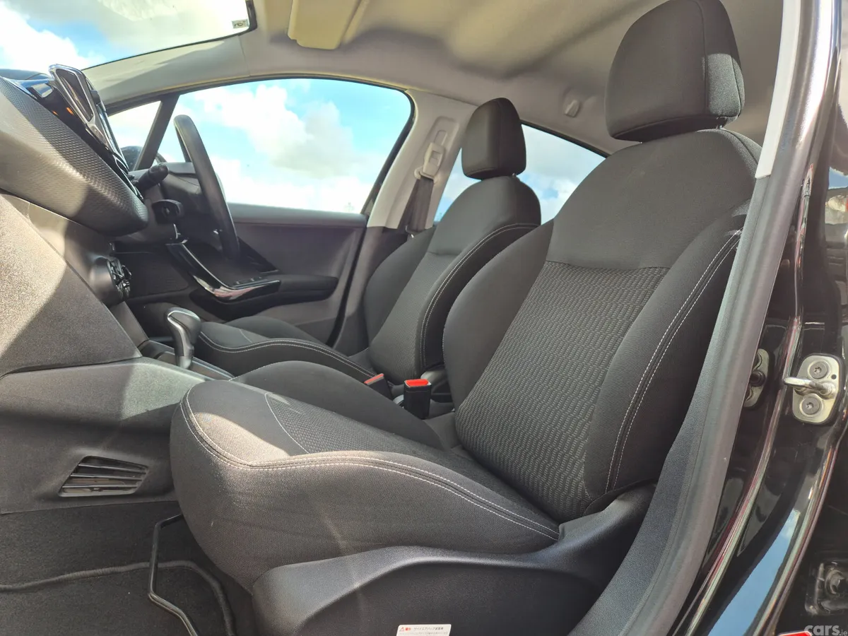 Peugeot 208 Hatchback, Petrol, 2017, Black
