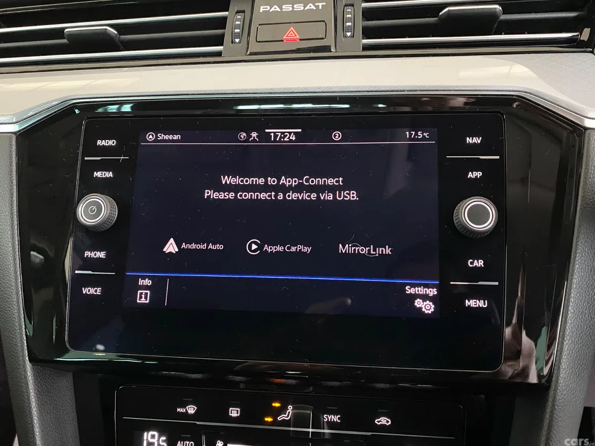 Volkswagen Passat Saloon, Diesel, 2021, Grey
