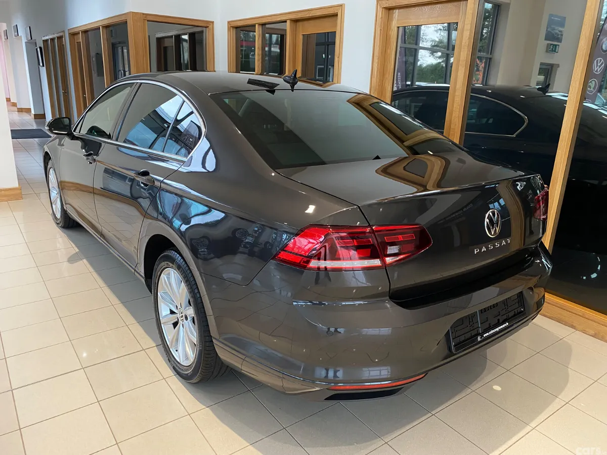 Volkswagen Passat Saloon, Diesel, 2021, Grey