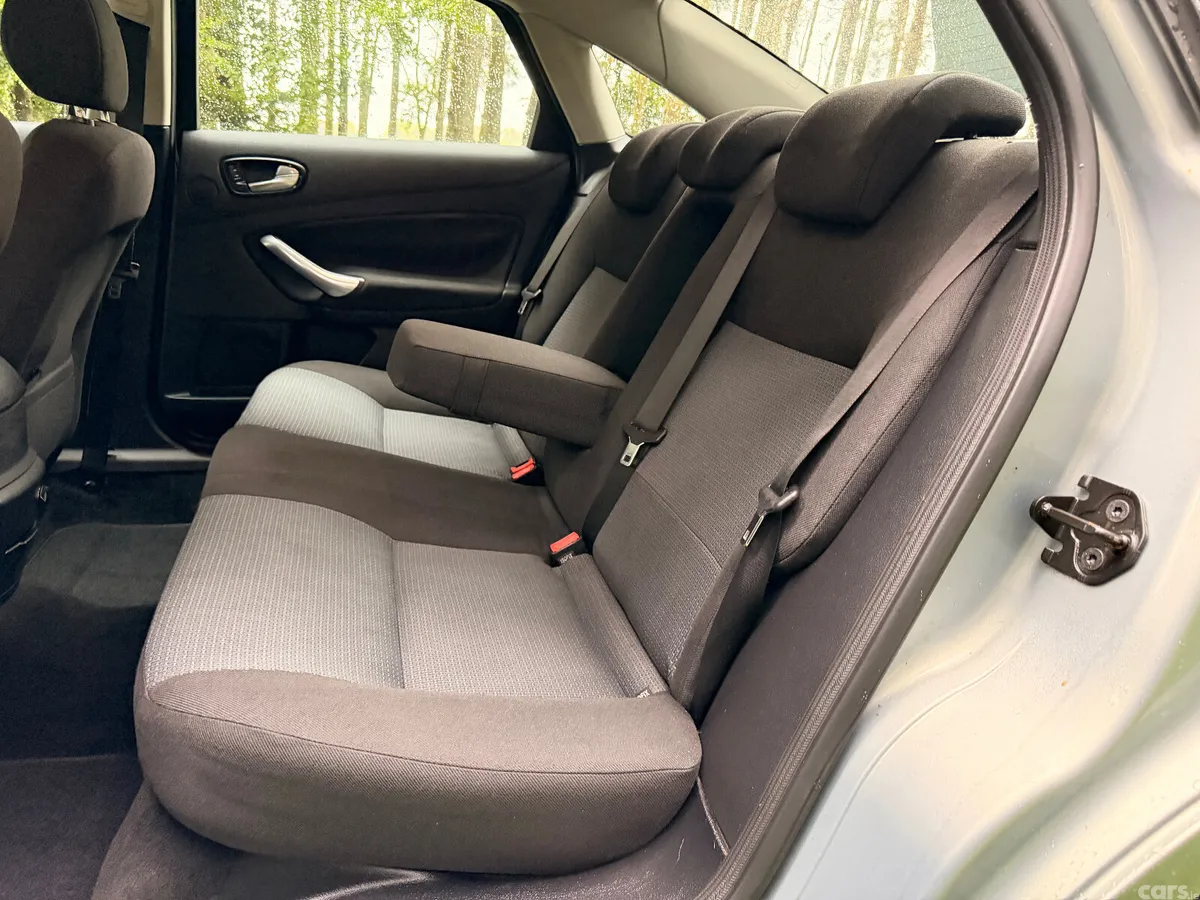 Ford Mondeo Saloon, Diesel, 2007, Grey