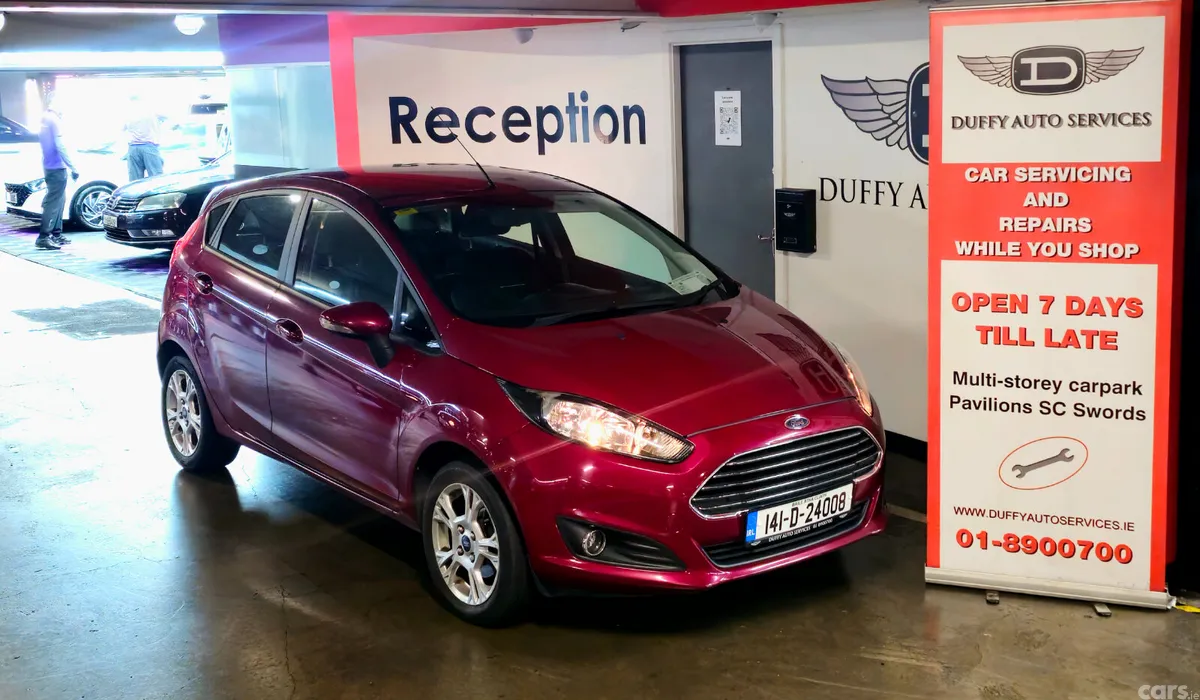 Ford Fiesta Hatchback, Petrol, 2014, Red