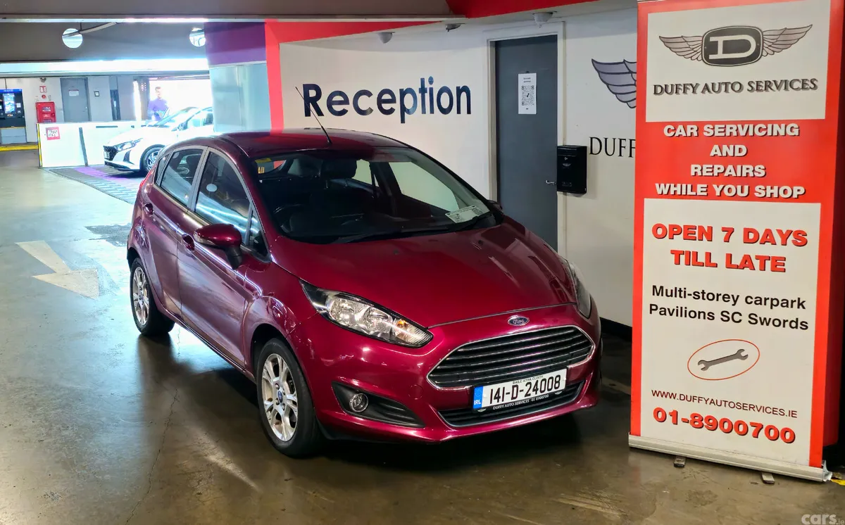 Ford Fiesta Hatchback, Petrol, 2014, Red