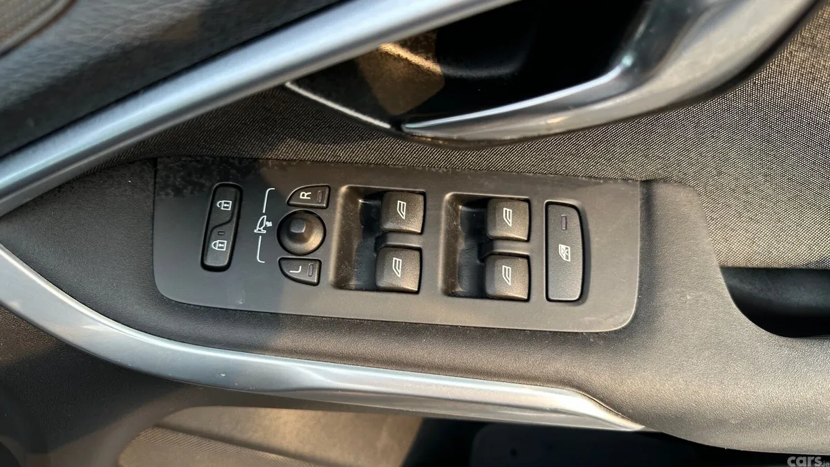 Volvo V40 Hatchback, Petrol, 2014, Brown