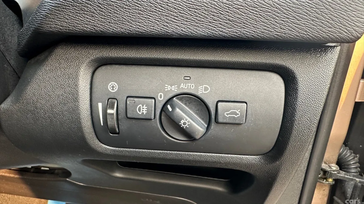 Volvo V40 Hatchback, Petrol, 2014, Brown