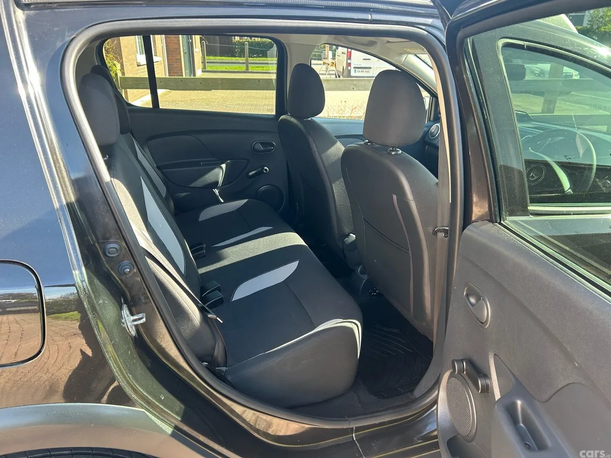 Dacia Sandero Stepway Hatchback, Diesel, 2016, Black