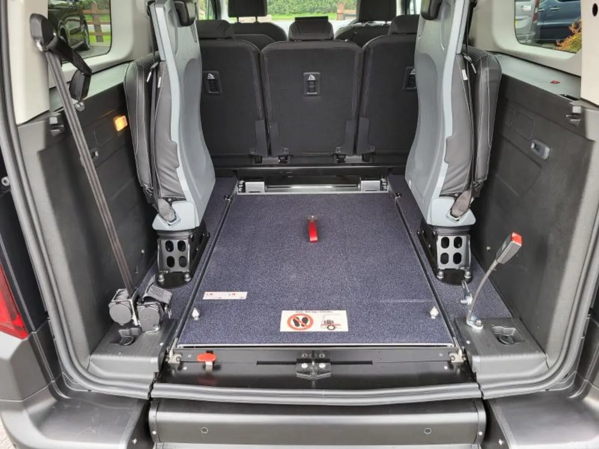 Citroen Berlingo Multispace MPV, Diesel, 2026, Black