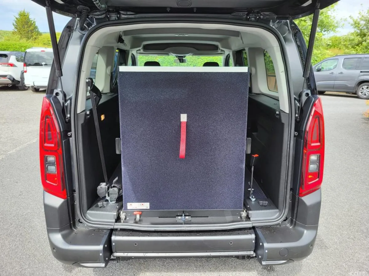 Citroen Berlingo MPV, Diesel, 2025, Black