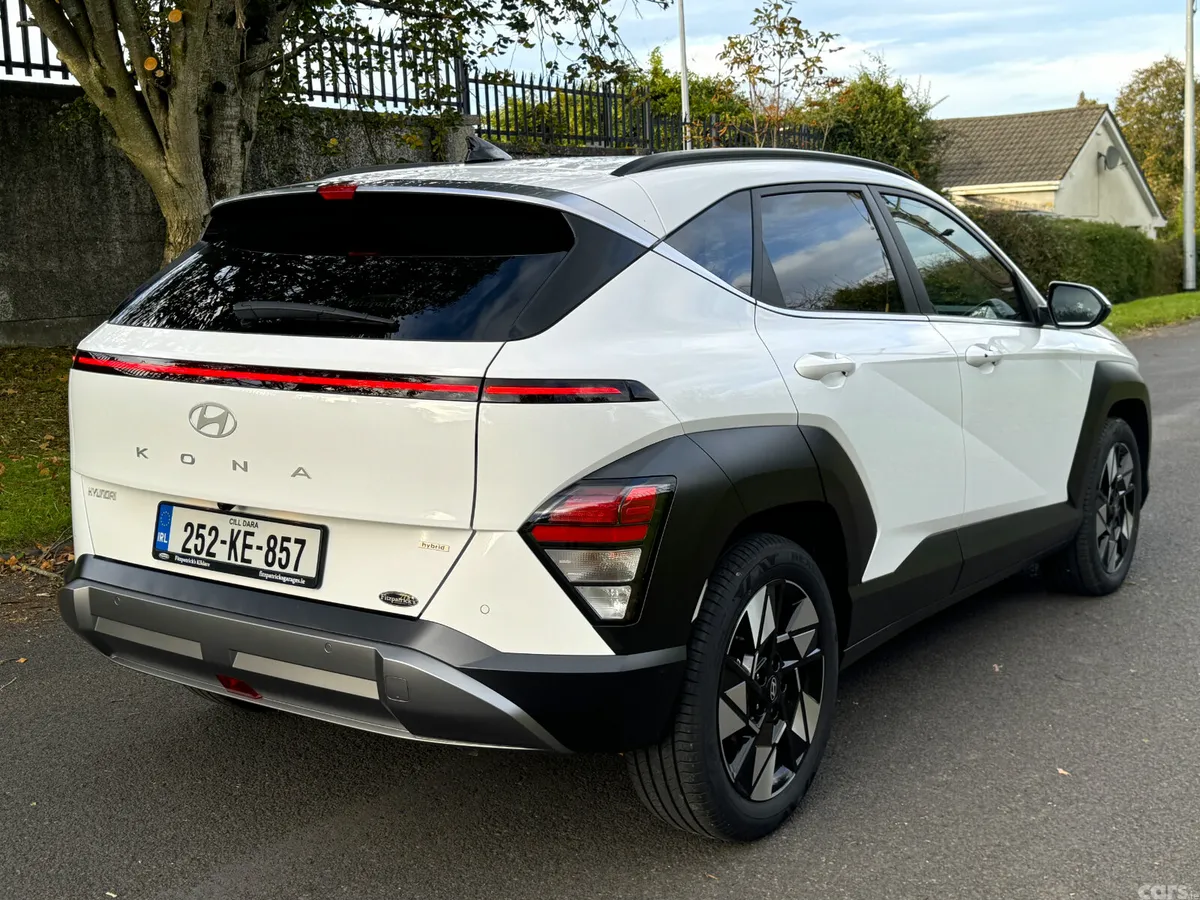 Hyundai KONA MPV, Petrol Hybrid, 2025, White
