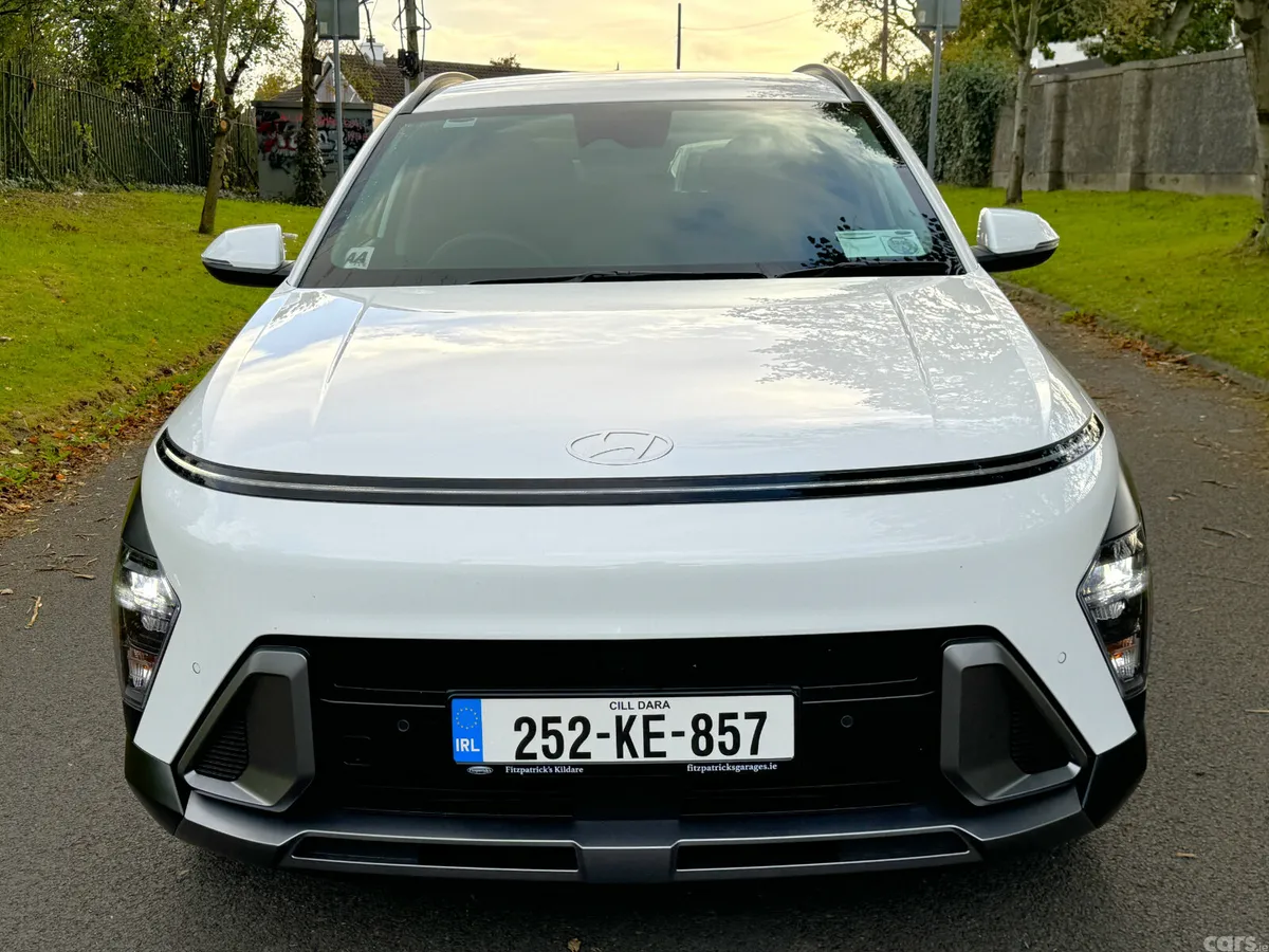 Hyundai KONA MPV, Petrol Hybrid, 2025, White