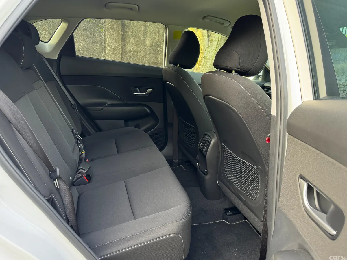 Hyundai KONA MPV, Petrol Hybrid, 2025, White