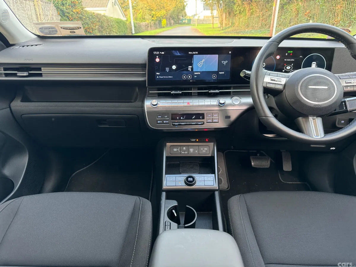 Hyundai KONA MPV, Petrol Hybrid, 2025, White